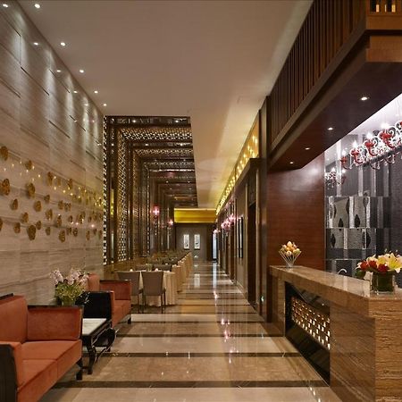 Sovereign Hotel Zhanjiang Bagian luar foto