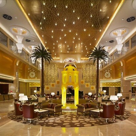 Sovereign Hotel Zhanjiang Bagian luar foto