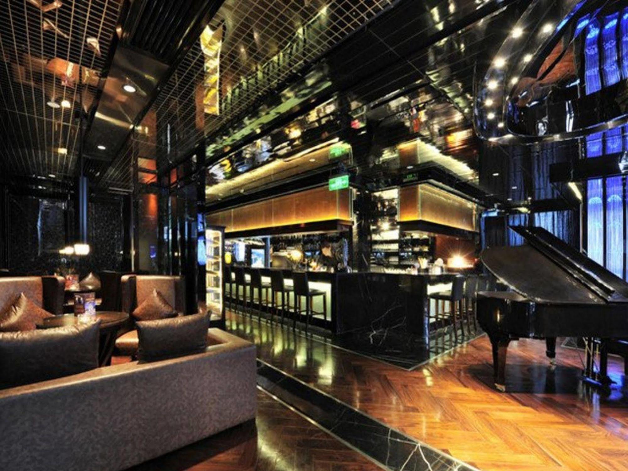 Sovereign Hotel Zhanjiang Bagian luar foto